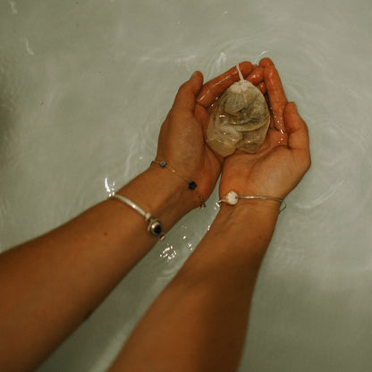 POSTPARTUM HERBAL SITZ BATH BY HONEYBEE HIPPIE