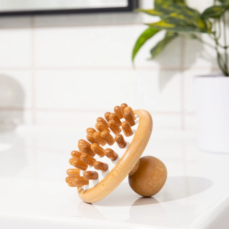 BAMBOO STIMULATING SCALP MASSAGER