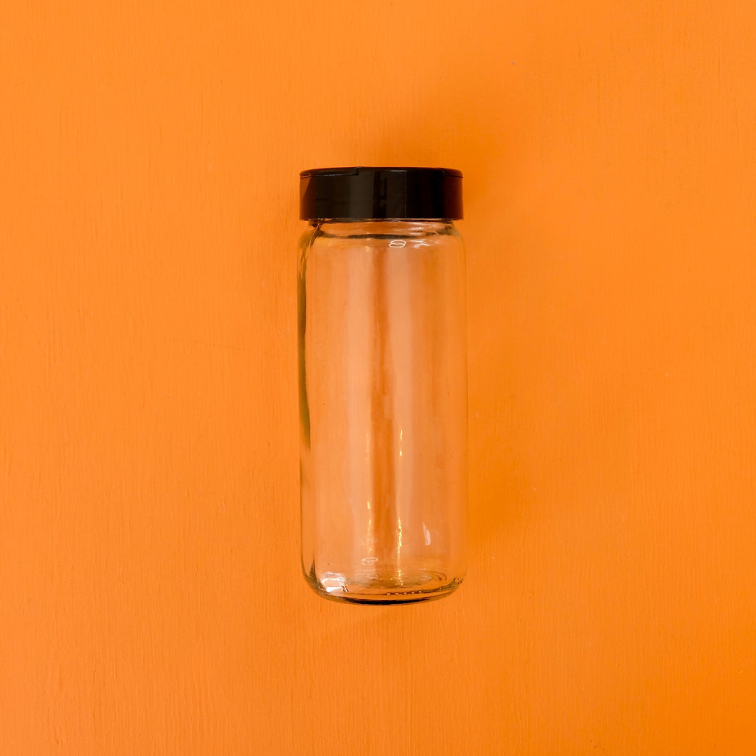 GLASS JAR WITH SHAKER LID